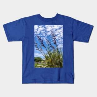 NZ flax bush. Kids T-Shirt